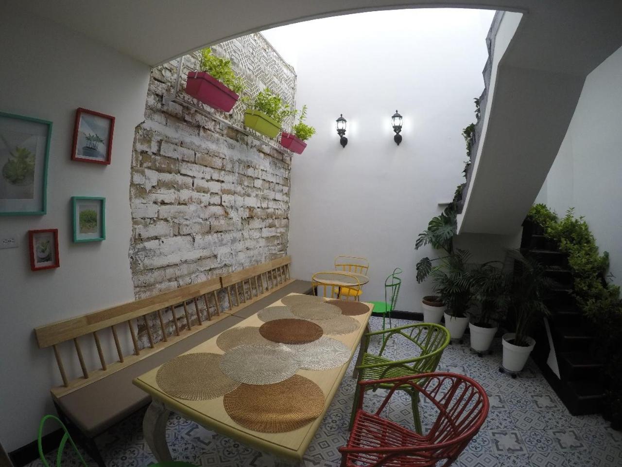 ميديلين Nomad Hostel المظهر الخارجي الصورة