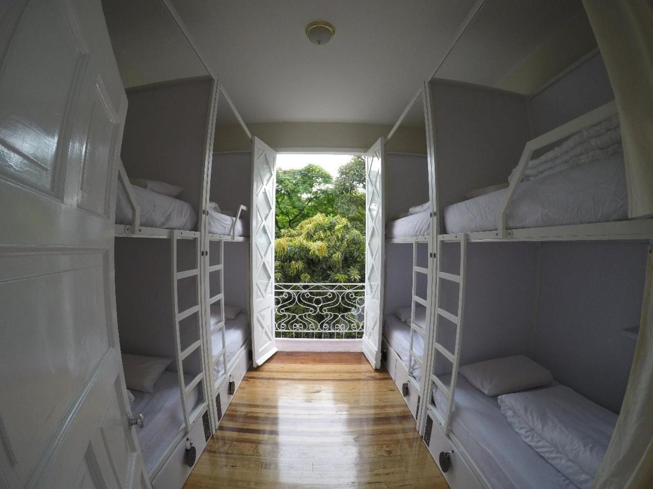 ميديلين Nomad Hostel المظهر الخارجي الصورة