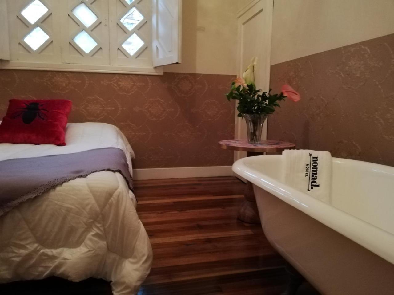 ميديلين Nomad Hostel المظهر الخارجي الصورة