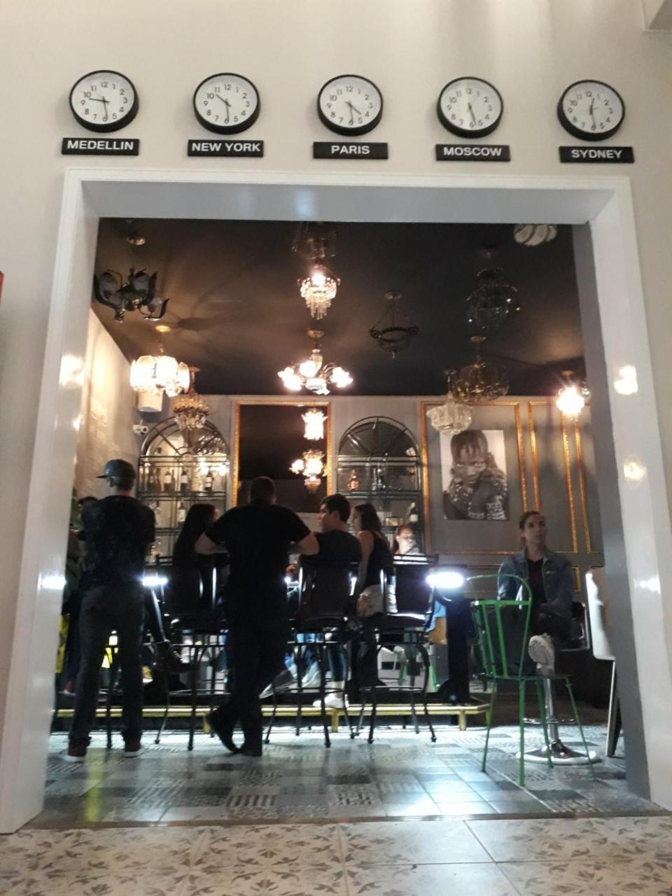 ميديلين Nomad Hostel المظهر الخارجي الصورة